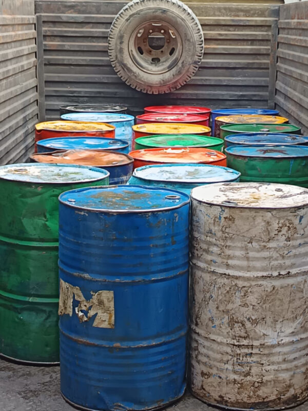 Superior Vacuum Oil for Industrial & Automotive Applications - Image 3